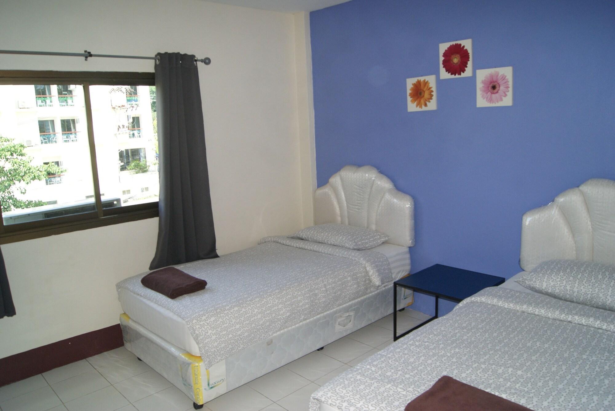 Pineapple Guesthouse Karon Exterior foto