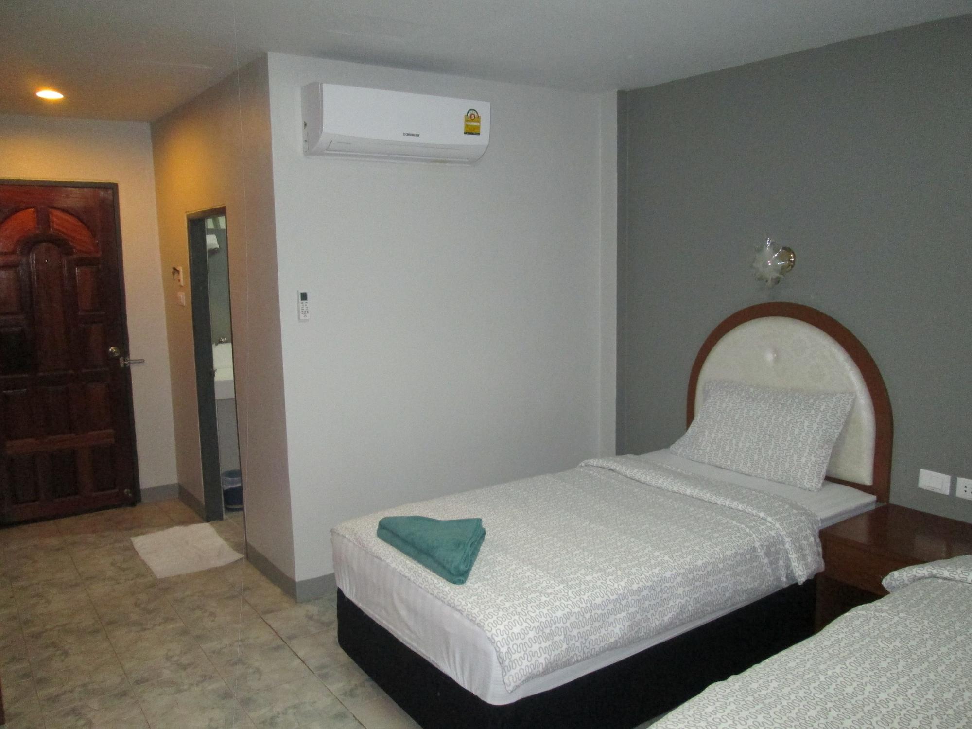 Pineapple Guesthouse Karon Exterior foto