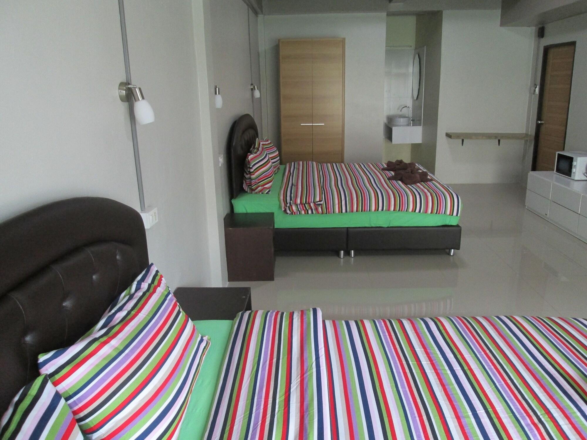 Pineapple Guesthouse Karon Exterior foto