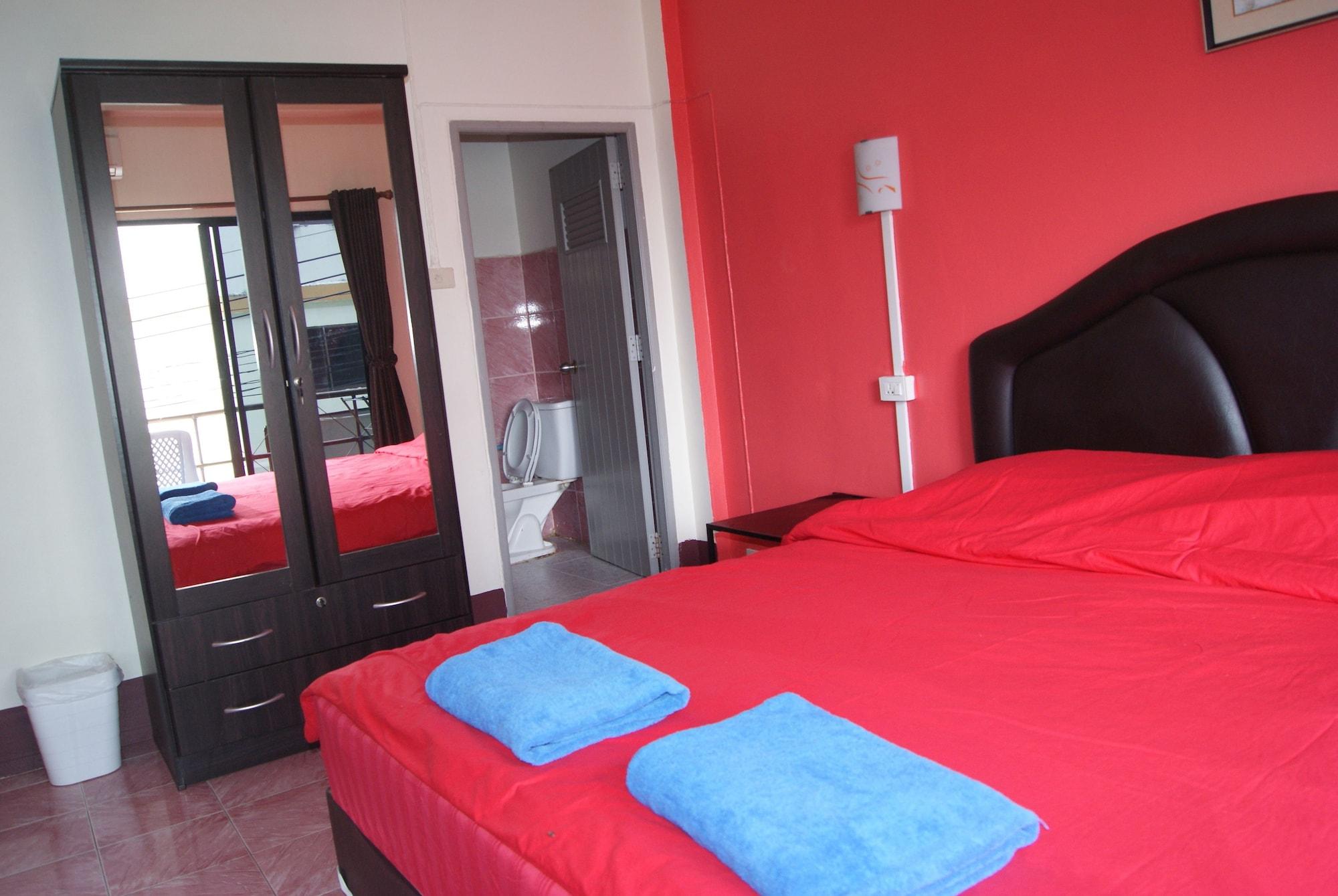 Pineapple Guesthouse Karon Exterior foto