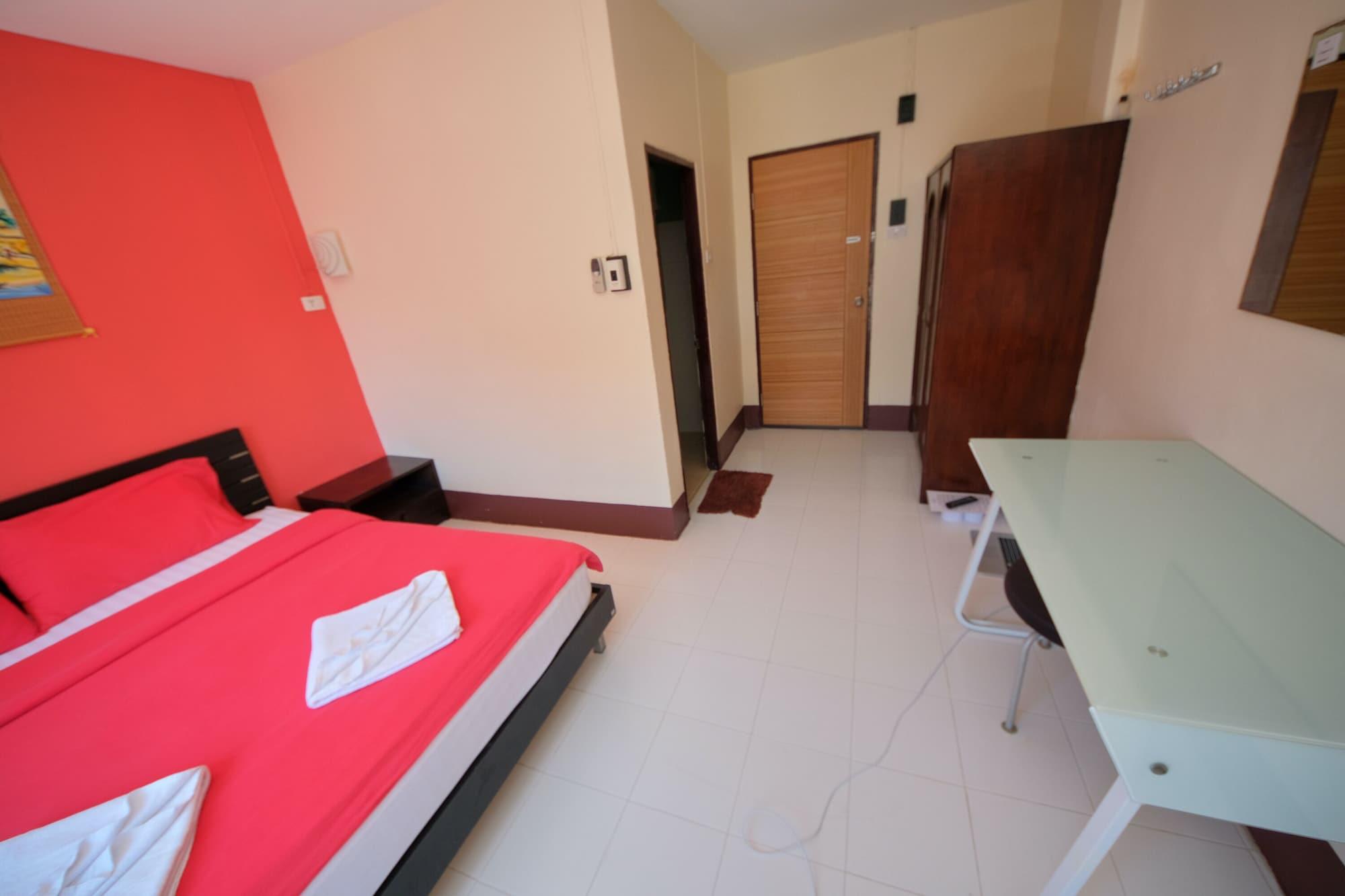 Pineapple Guesthouse Karon Exterior foto