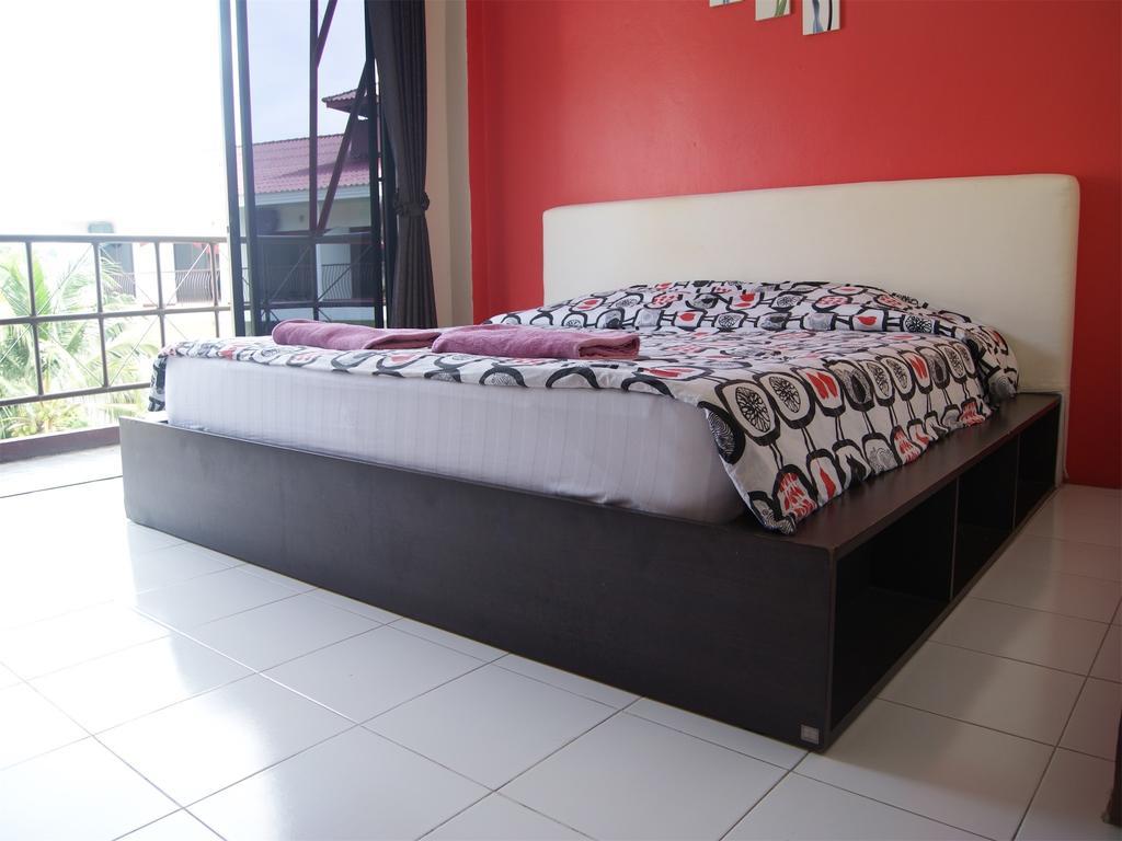 Pineapple Guesthouse Karon Zimmer foto