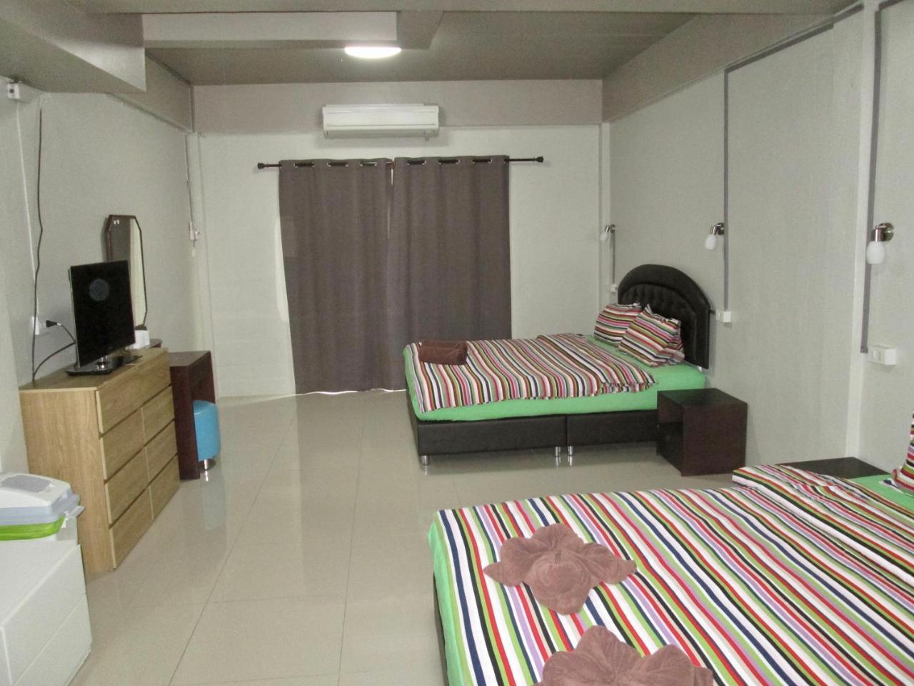 Pineapple Guesthouse Karon Exterior foto